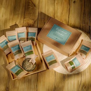 💚 Darujte vůni v každém jídle – tato nádherná kolekce bylinek potěší každého, kdo miluje vaření a malé radosti v kuchyni....