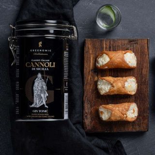 Sicilské Cannoli v plechové dóze. 🇮🇹🎁 #cannoli #dárky #tipnadárek #vánočnídárky #darky